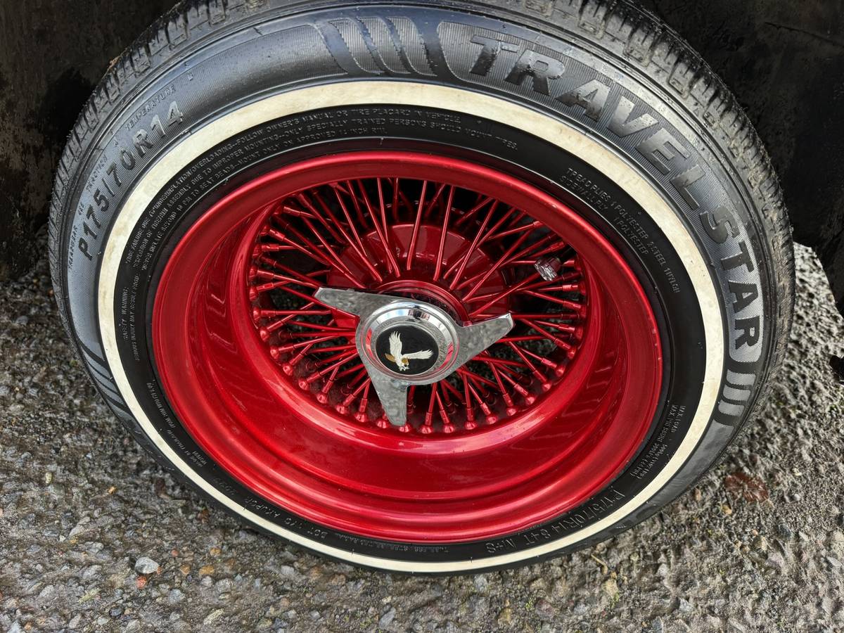 Cadillac-coupe-deville-1978-red-13