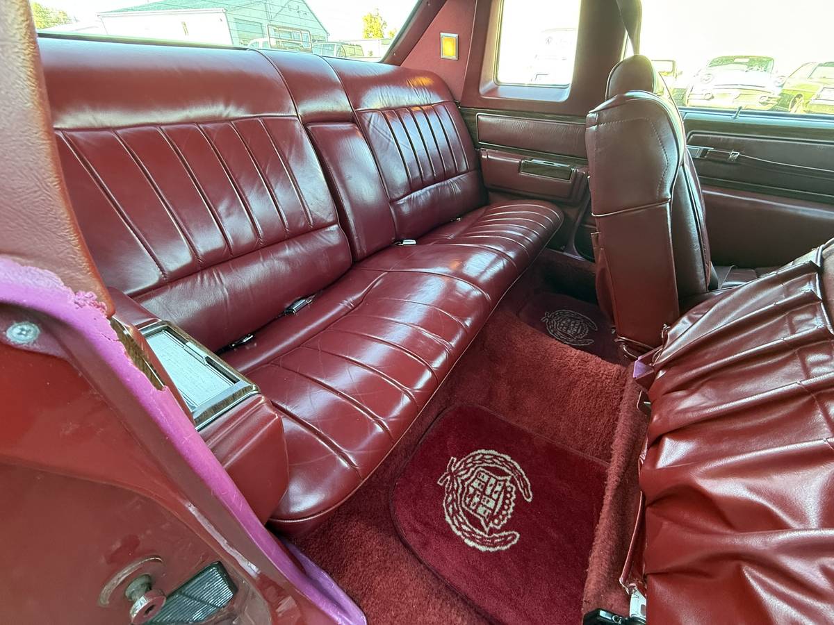 Cadillac-coupe-deville-1978-red-14