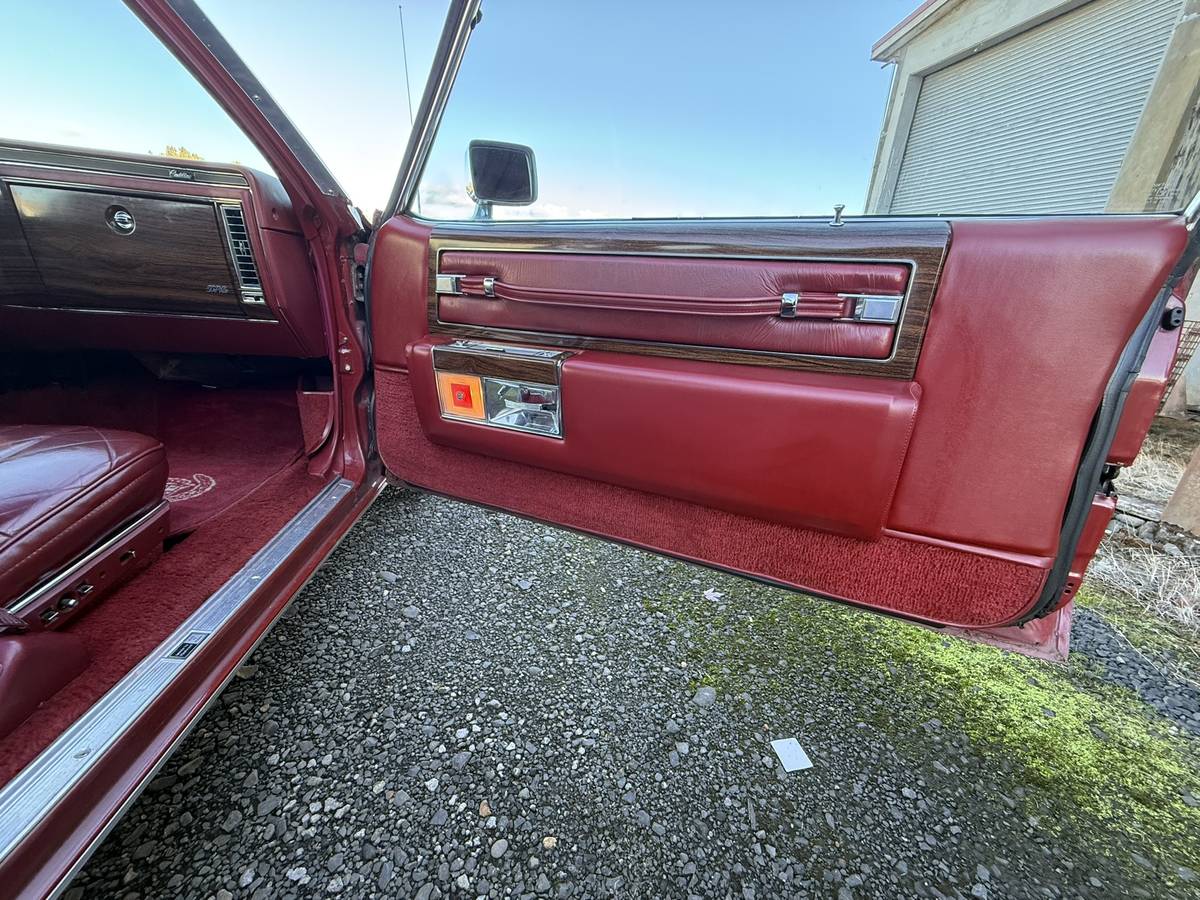 Cadillac-coupe-deville-1978-red-15