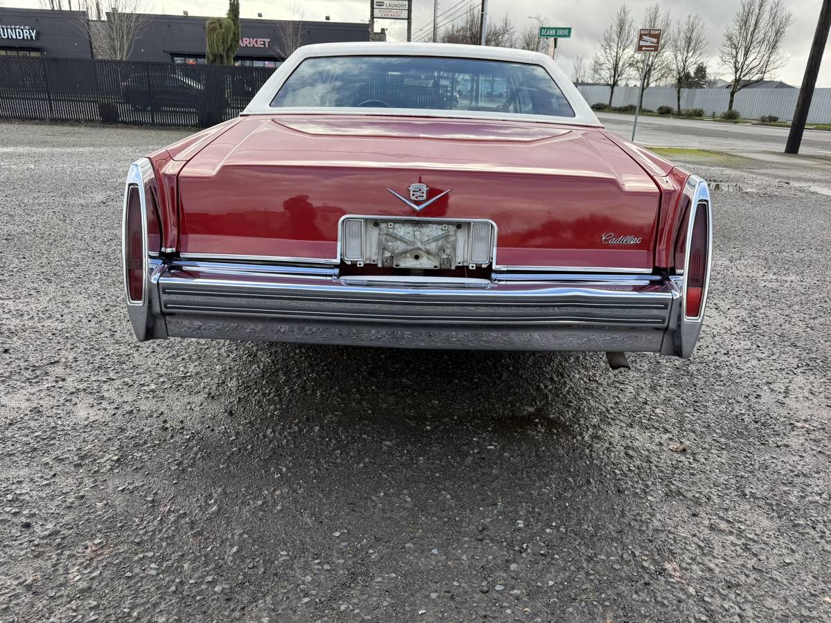 Cadillac-coupe-deville-1978-red-8