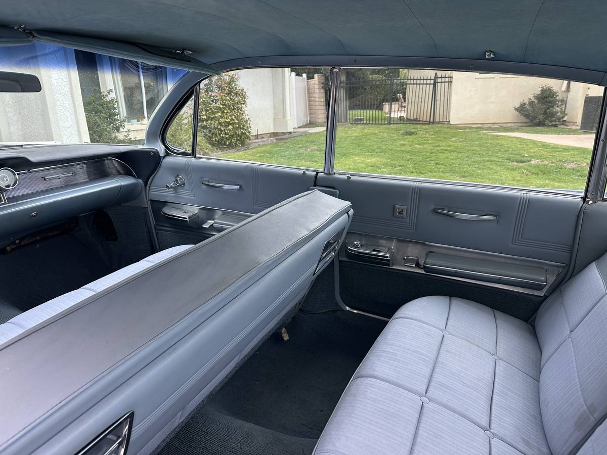 Cadillac-deville-1961-blue-15