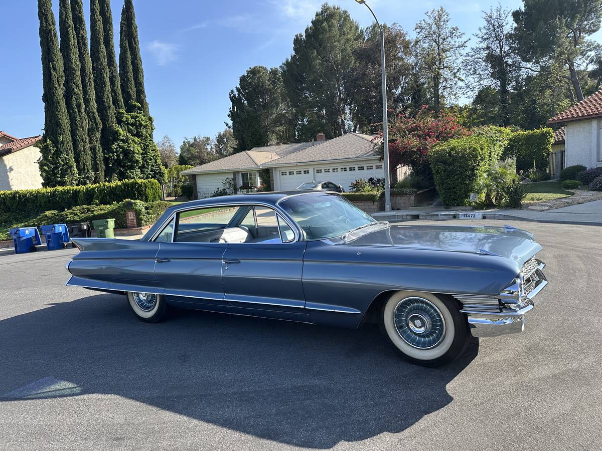 Cadillac-deville-1961-blue-18