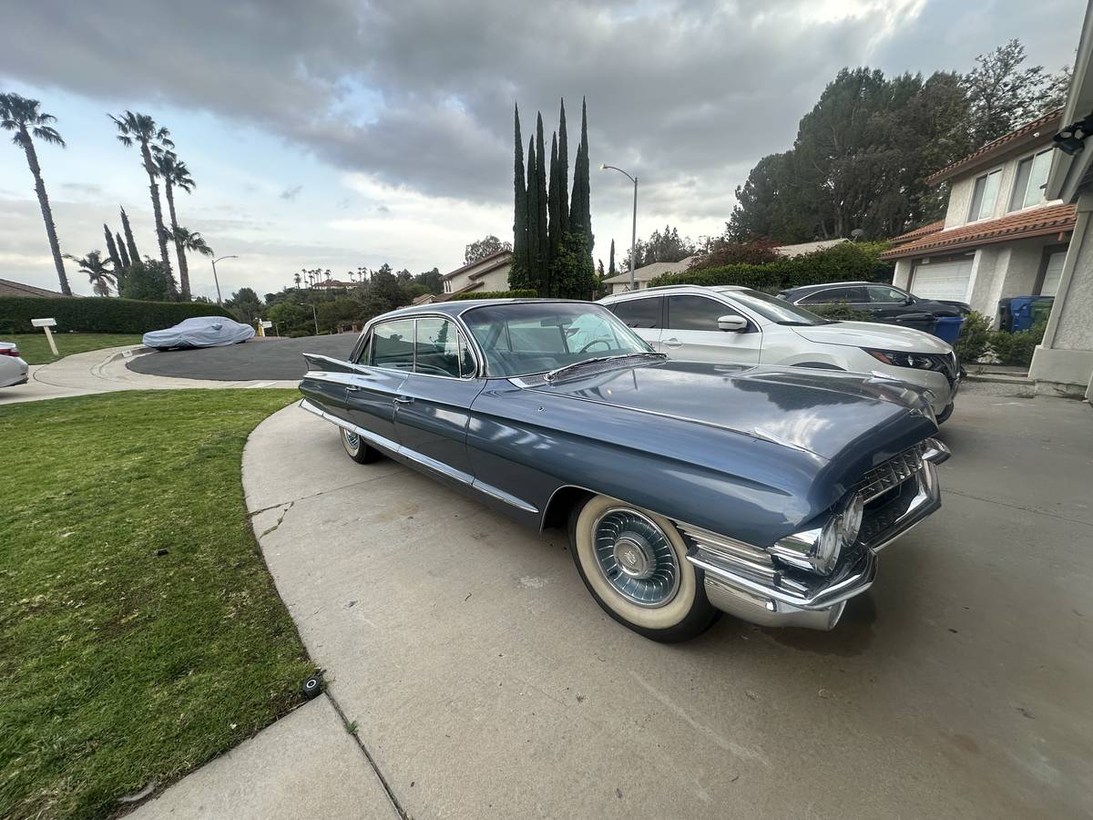 Cadillac-deville-1961-blue-3