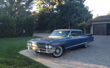 Cadillac-deville-1961-blue