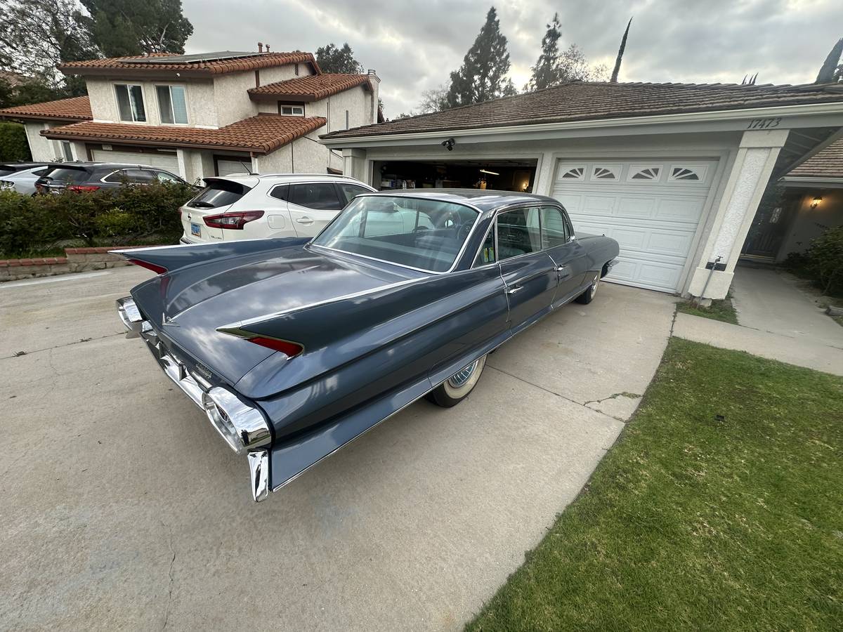 Cadillac-deville-1961-blue-5