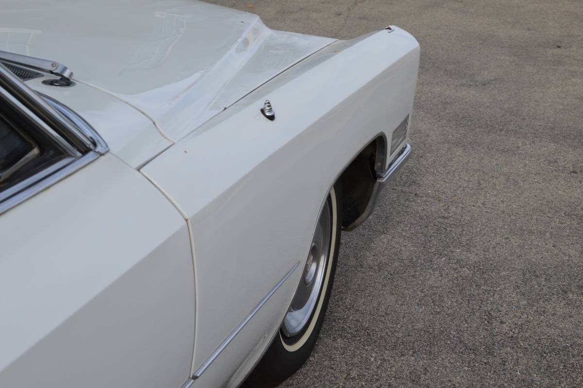 Cadillac-deville-1967-white-10