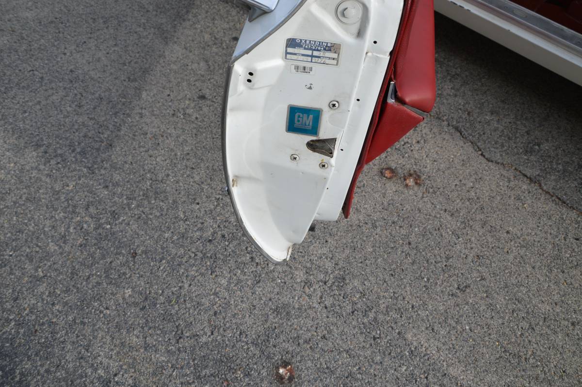 Cadillac-deville-1967-white-11