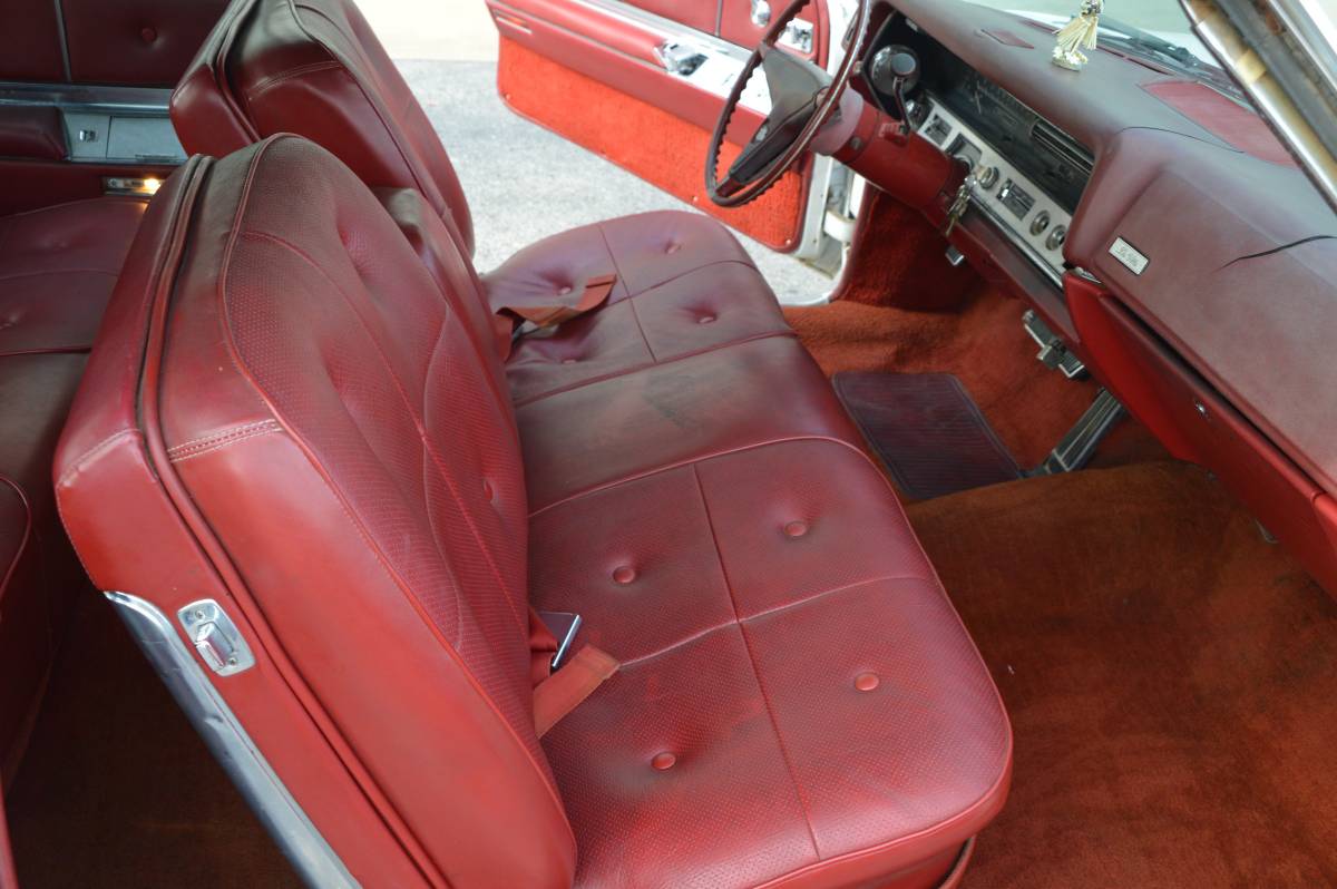 Cadillac-deville-1967-white-12