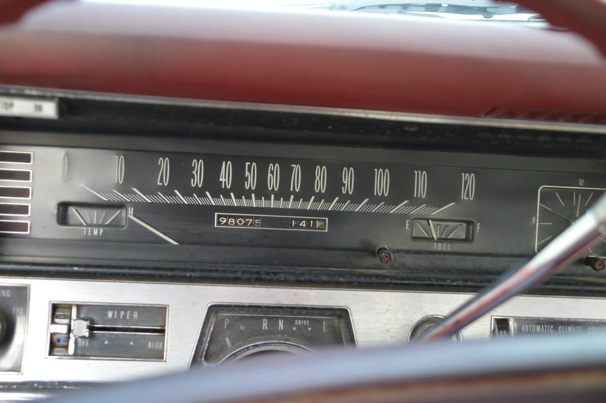 Cadillac-deville-1967-white-14