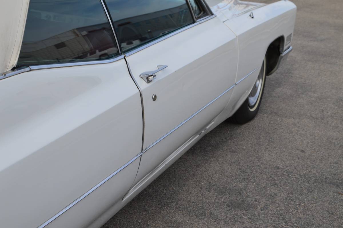 Cadillac-deville-1967-white-16