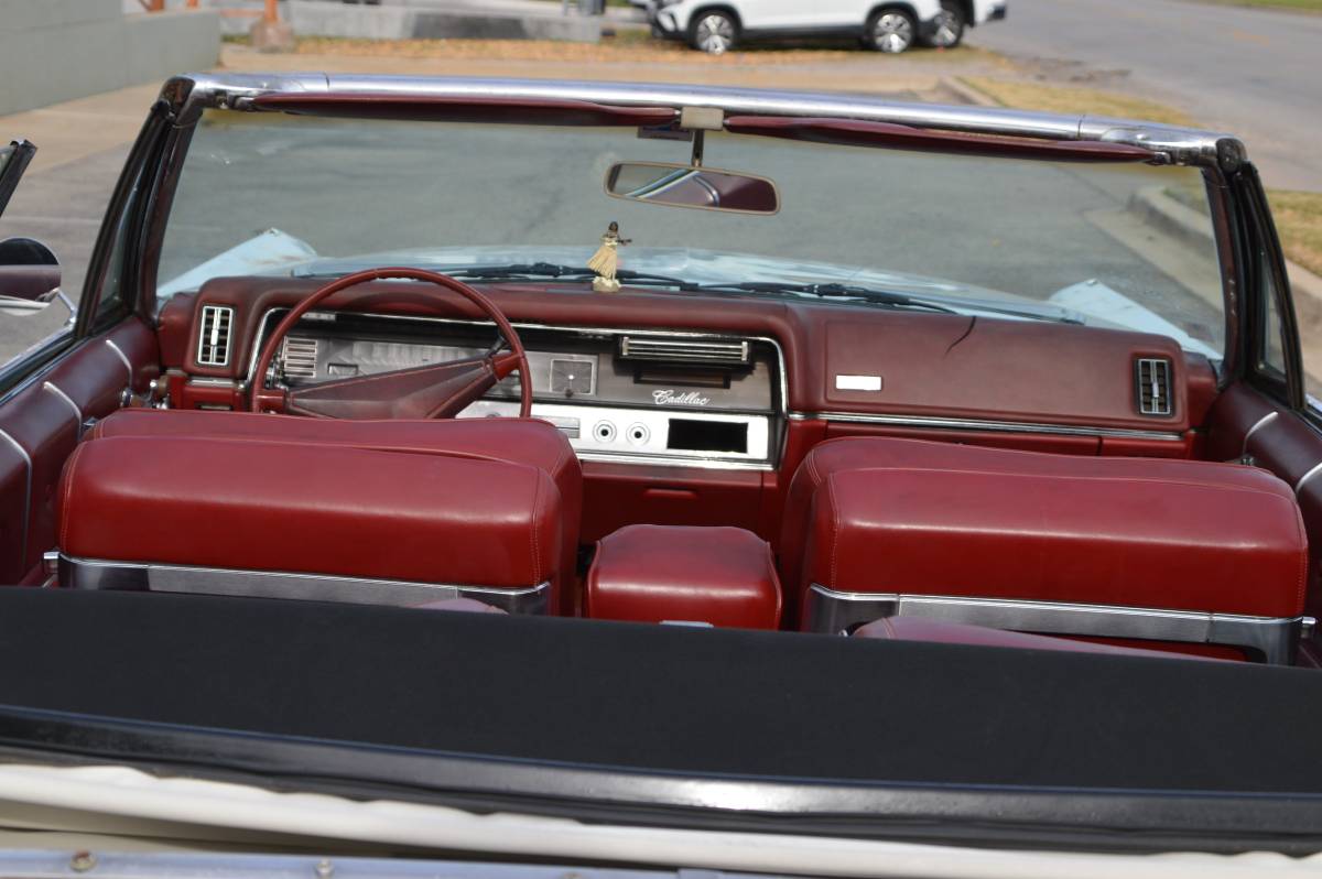 Cadillac-deville-1967-white-21