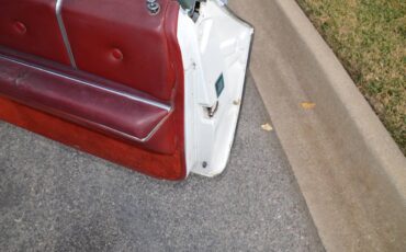 Cadillac-deville-1967-white-22