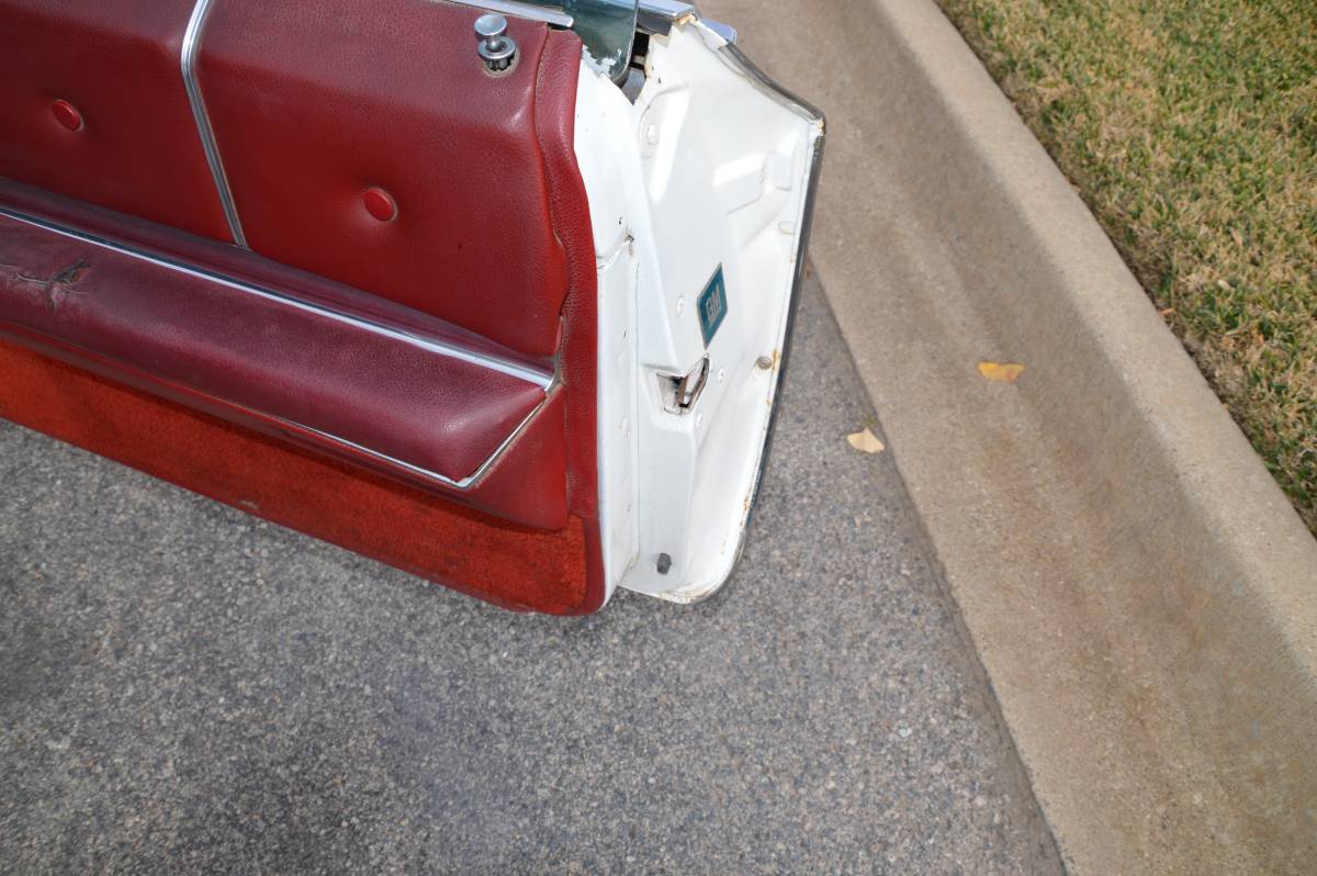 Cadillac-deville-1967-white-22