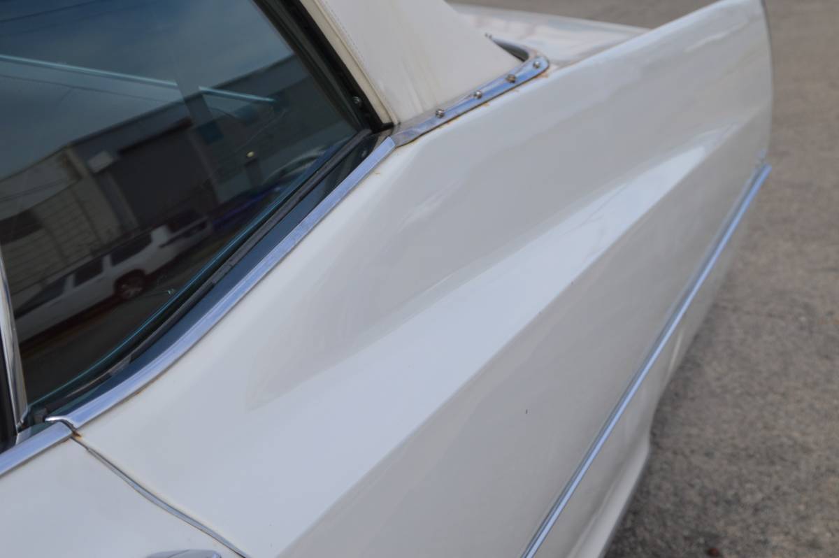 Cadillac-deville-1967-white-23