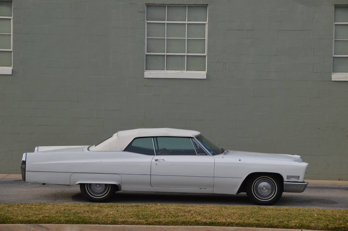 Cadillac-deville-1967-white-4