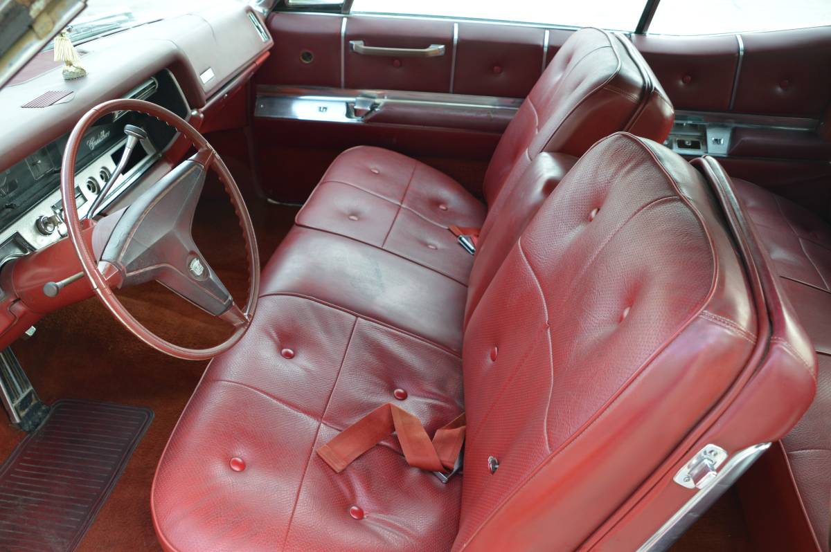 Cadillac-deville-1967-white-8