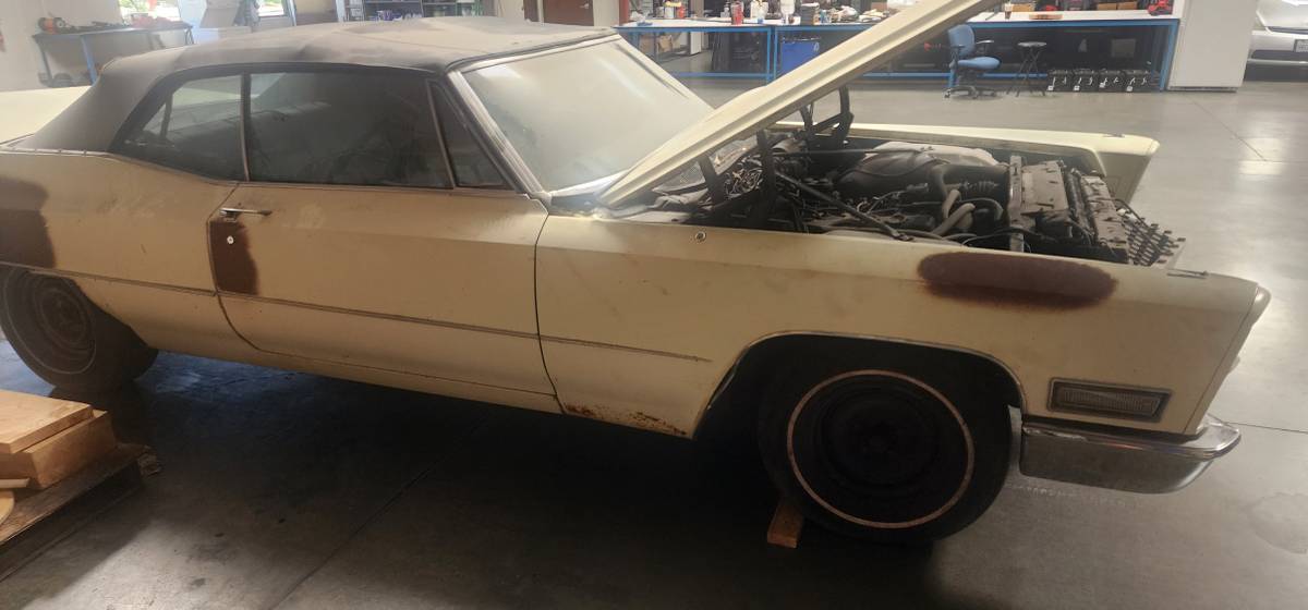 Cadillac-deville-1968-white-2