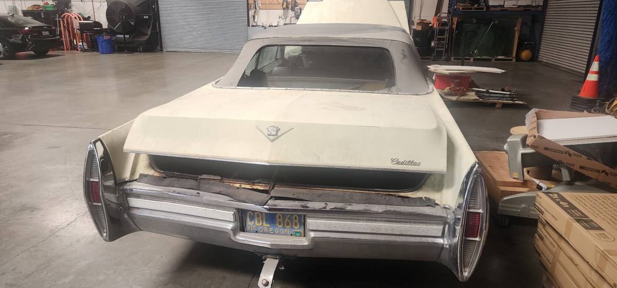 Cadillac-deville-1968-white-5