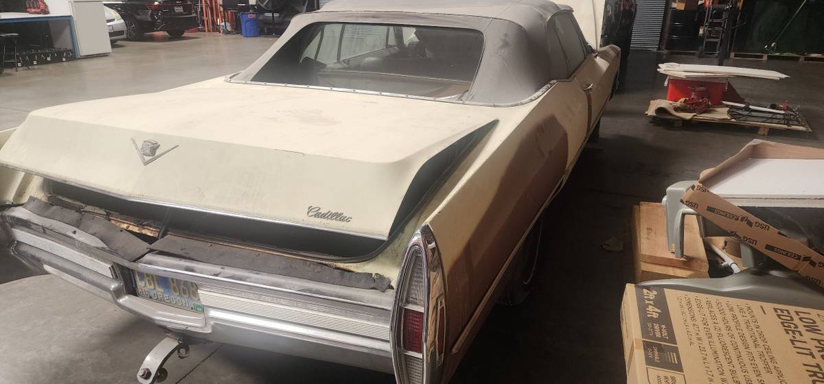 Cadillac-deville-1968-white-6