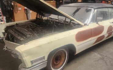 Cadillac-deville-1968-white-7