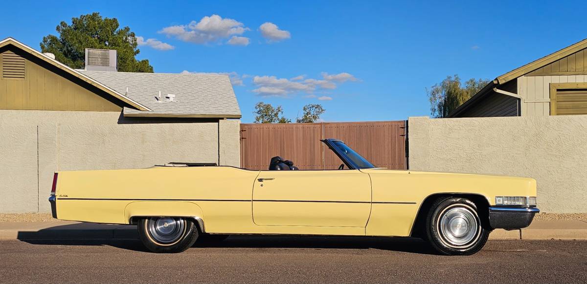 Cadillac-deville-1969-yellow-10