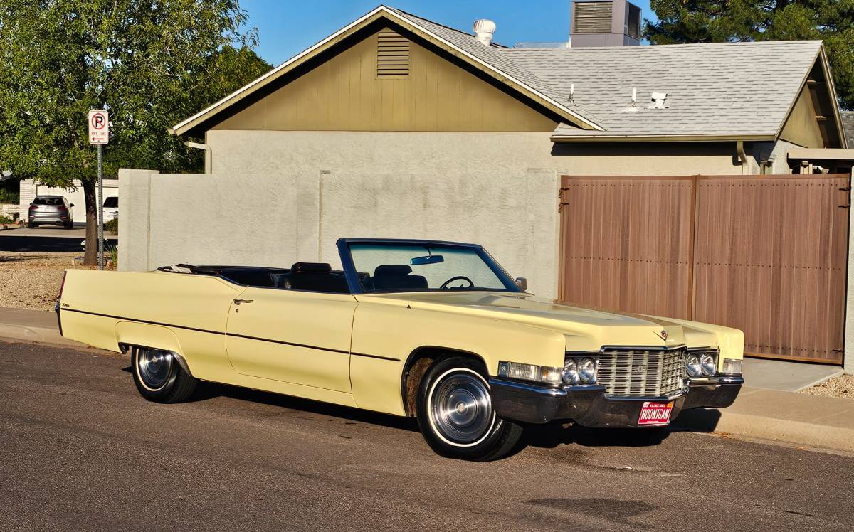 Cadillac-deville-1969-yellow-11