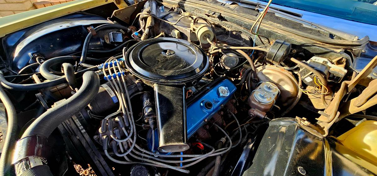 Cadillac-deville-1969-yellow-19