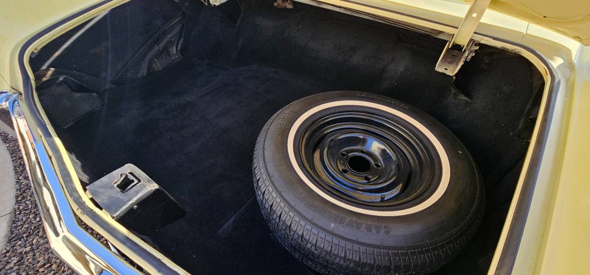 Cadillac-deville-1969-yellow-20