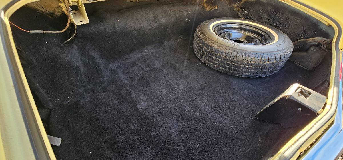 Cadillac-deville-1969-yellow-21