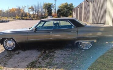 Cadillac-deville-1970-green-3