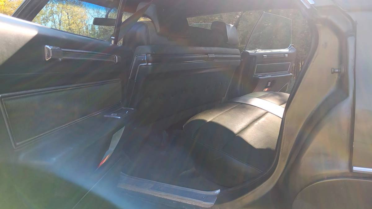 Cadillac-deville-1970-green-5