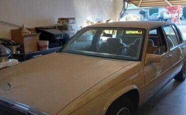 Cadillac-deville-1985-1