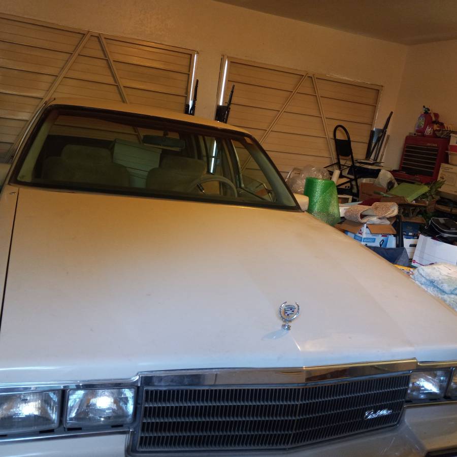 Cadillac-deville-1985-2