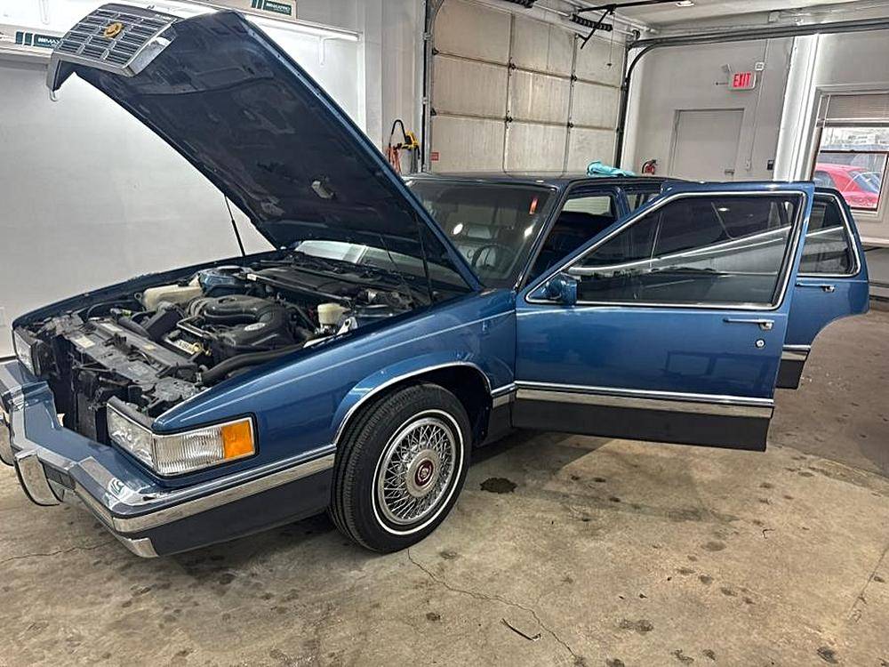 Cadillac-deville-1991-blue-16