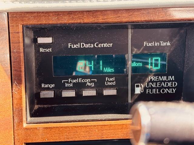 Cadillac-deville-1992-silver-10