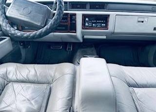 Cadillac-deville-1992-silver-8