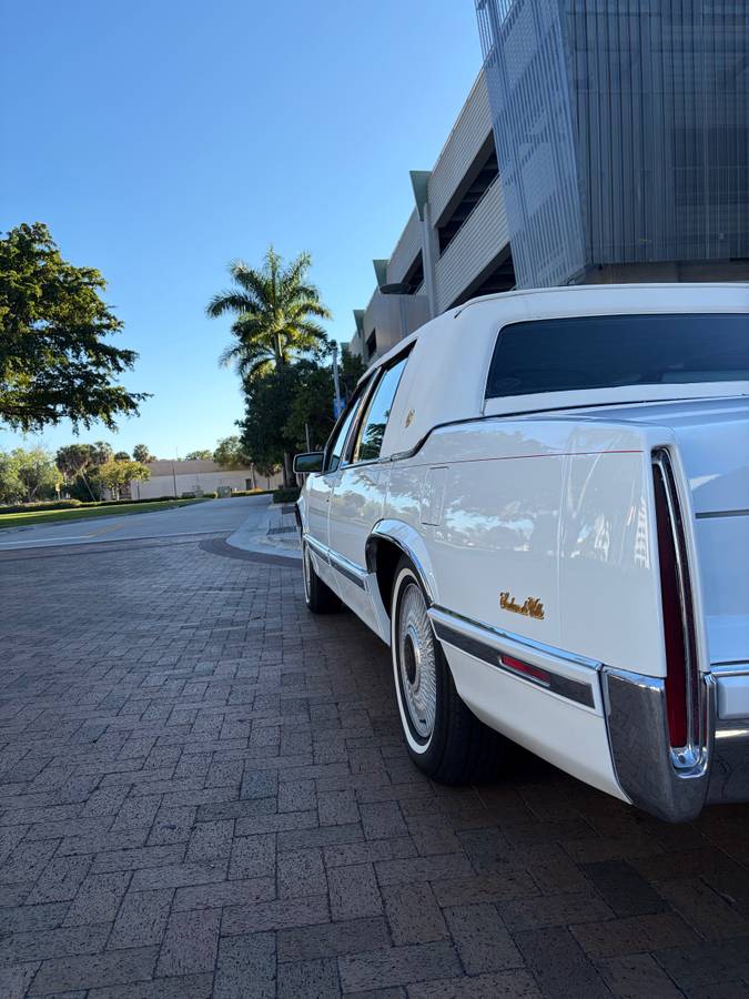 Cadillac-deville-1993-10