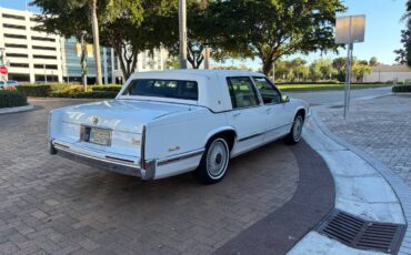 Cadillac-deville-1993-2