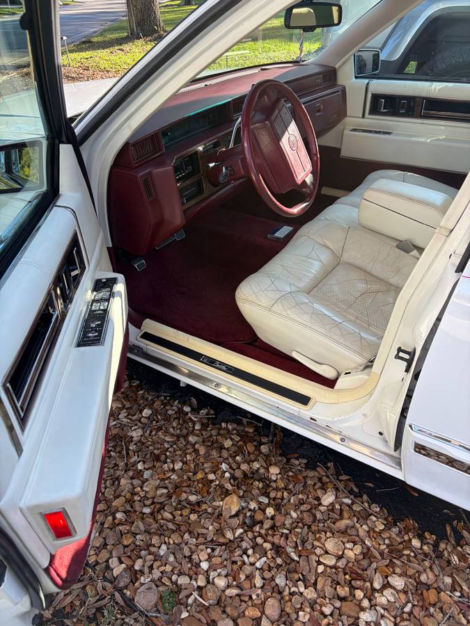 Cadillac-deville-1993-7