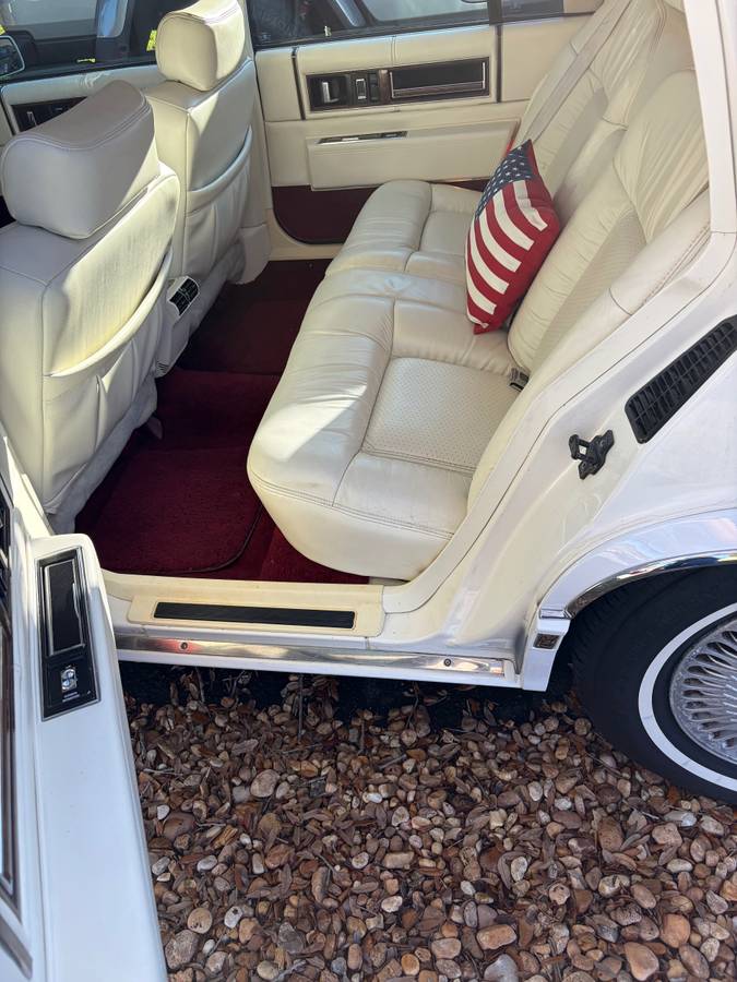 Cadillac-deville-1993-8