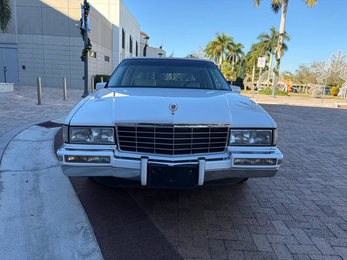 Cadillac-deville-1993