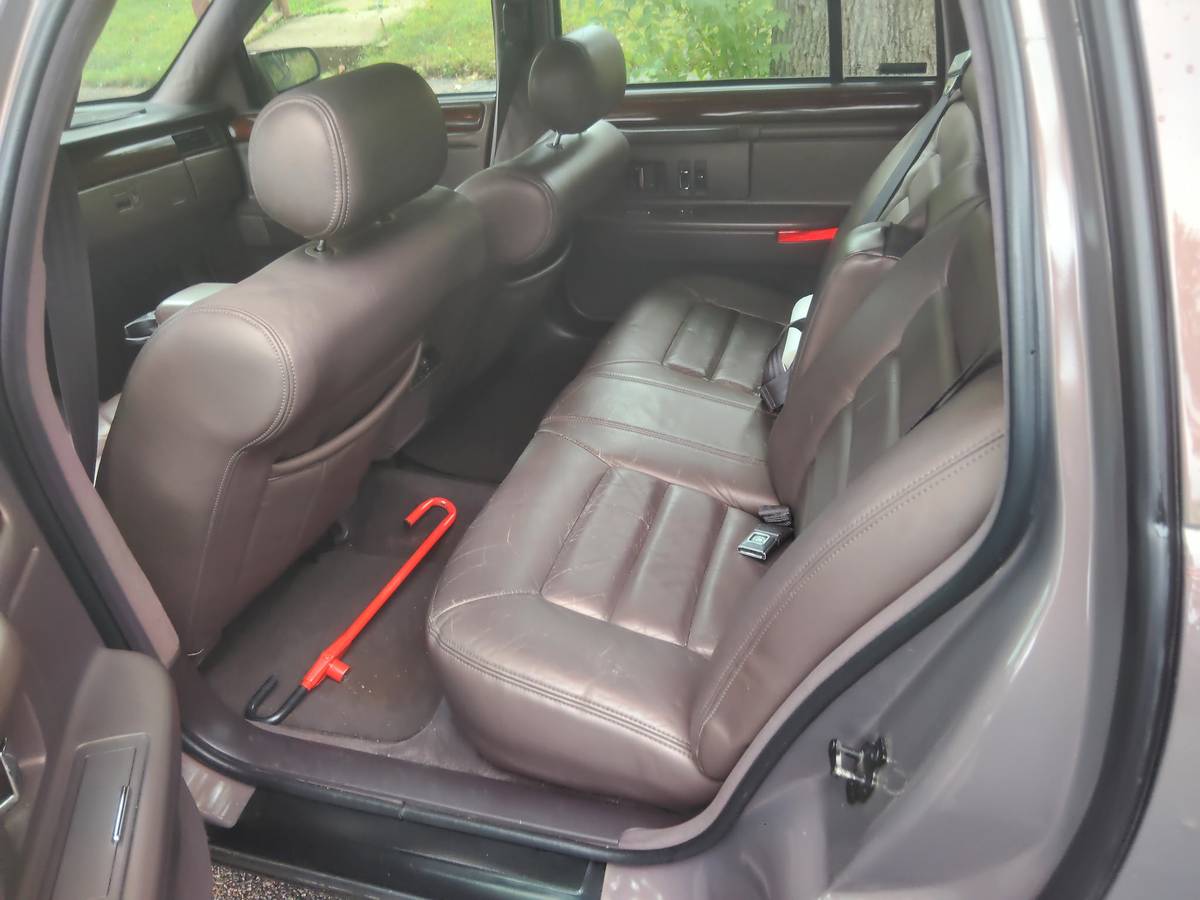 Cadillac-deville-1994-silver-2