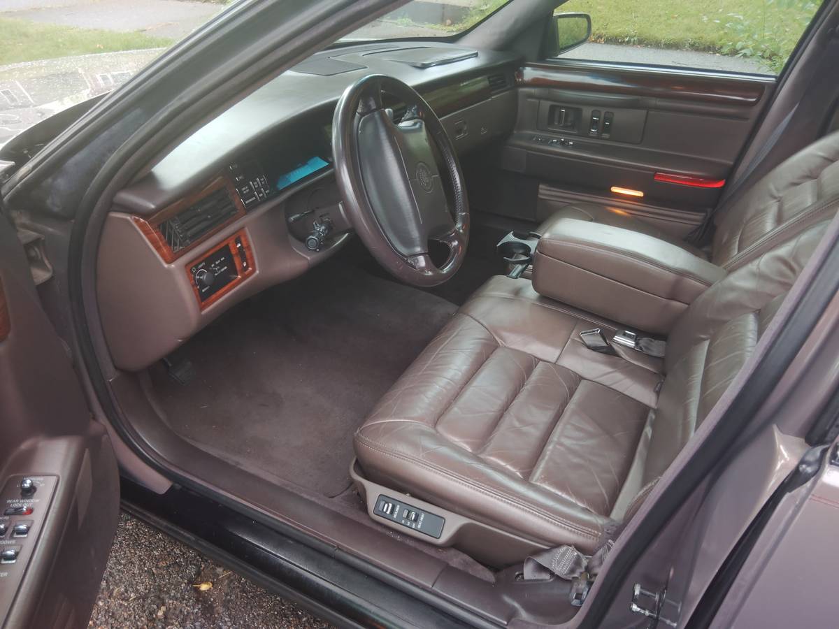 Cadillac-deville-1994-silver-3