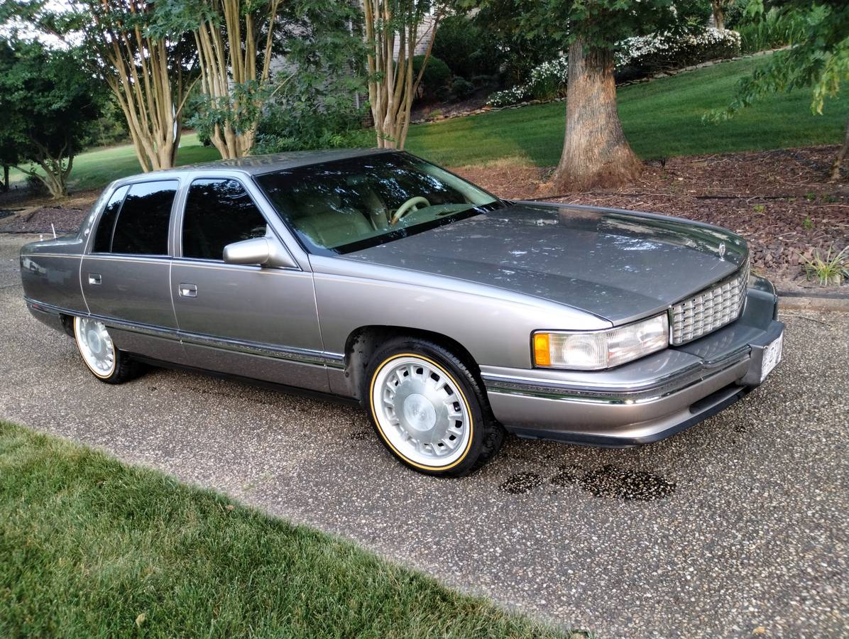 Cadillac-deville-1996-brown-1