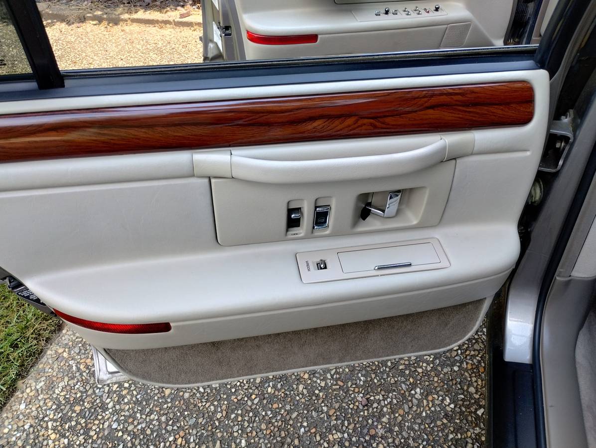 Cadillac-deville-1996-brown-11