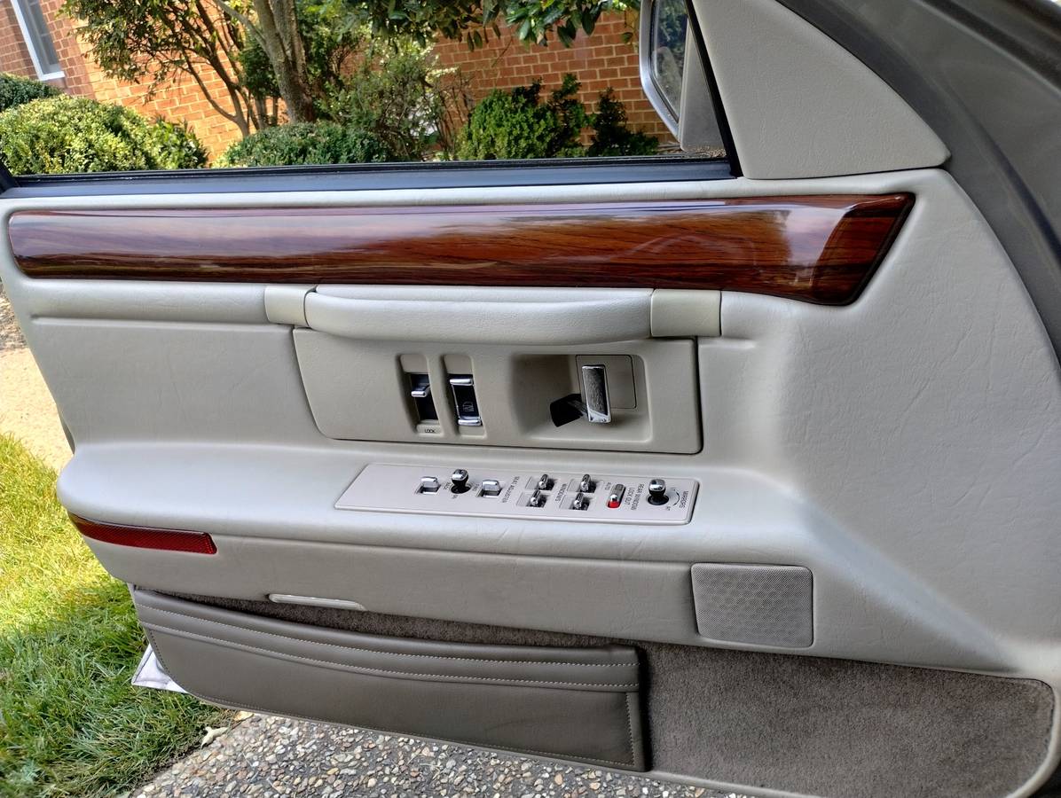 Cadillac-deville-1996-brown-7