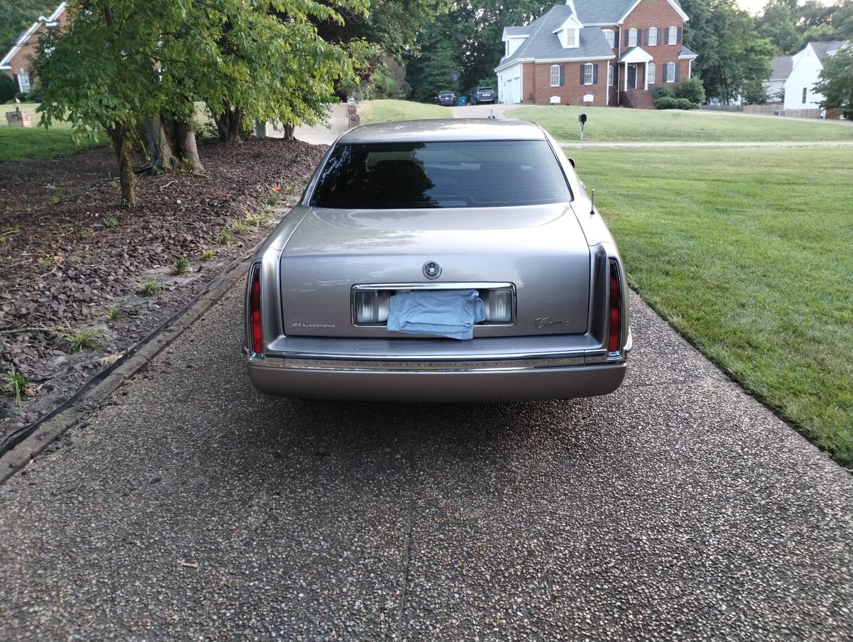 Cadillac-deville-1996-brown