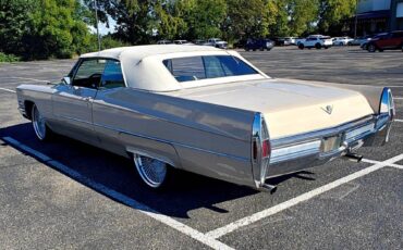 Cadillac-deville-convertible-1968-custom-17