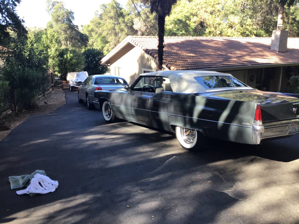 Cadillac-deville-convertible-1969-grey-11