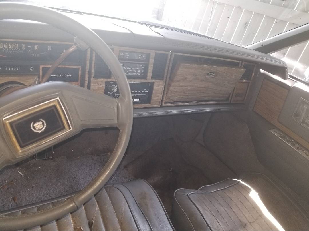 Cadillac-eldorado-1985-custom-10